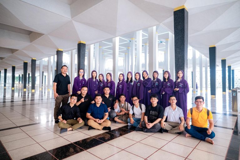 Ảnh tập thể đại gia đình Nhân Y Đạo