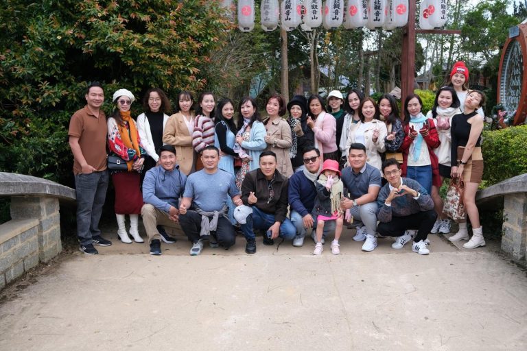 Ảnh tập thể đại gia đình Nhân Y Đạo