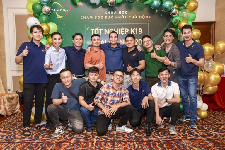 Ảnh tập thể đại gia đình Nhân Y Đạo