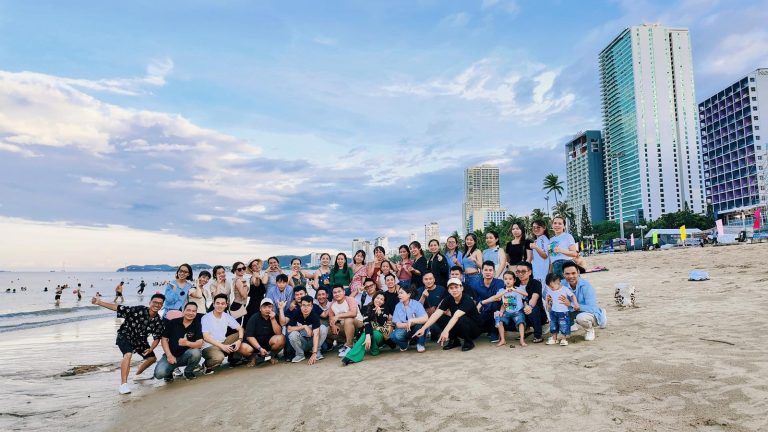 Ảnh tập thể đại gia đình Nhân Y Đạo