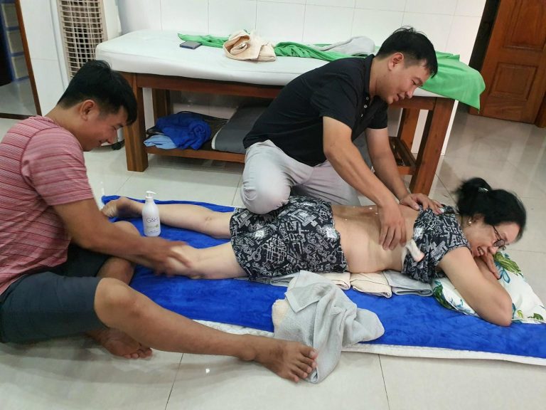 Buổi thực hành chăm sóc sức khỏe tại Nhân Y Đạo