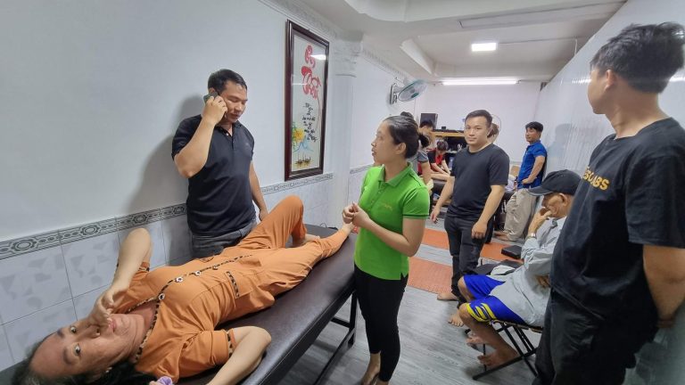 Buổi thực hành chăm sóc sức khỏe tại Nhân Y Đạo