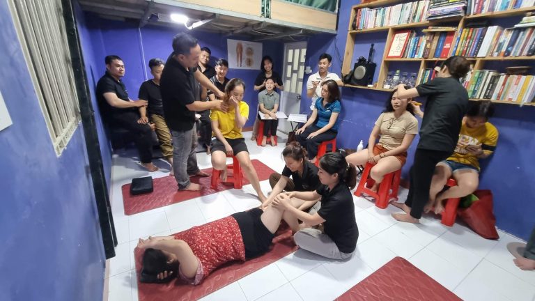 Buổi thực hành chăm sóc sức khỏe tại Nhân Y Đạo